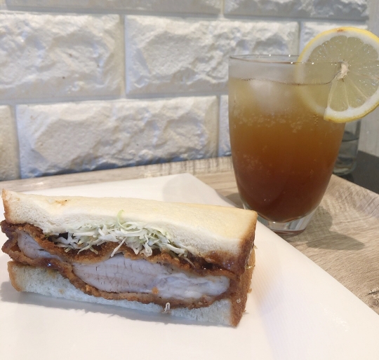 ラ・ヴィーニュ・アキコ_カツサンド