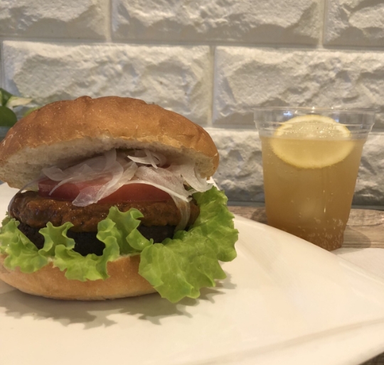 ラ・ヴィーニュ・アキコ_ヴィーガンバーバー